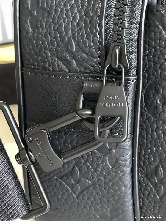 Official oldcobbler LOUIS LOCK MESSENGER S VUITTON 0619